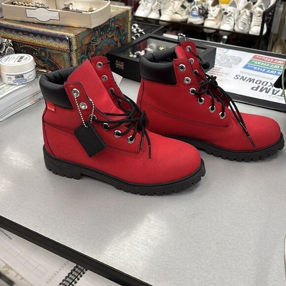 Waterproof Timberland boots - Picture 3 of 11